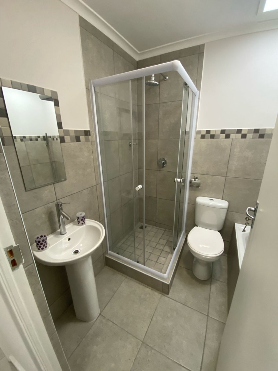 2 Bedroom Property for Sale in Stratford Green Western Cape